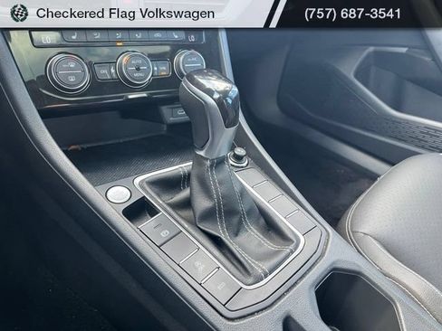 Used 2024 Volkswagen Jetta SE FWD image 39