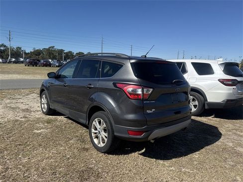 Used 2018 Ford Escape SE image 4