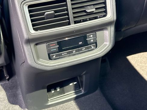 Used 2024 Volkswagen Atlas SEL Premium R-Line AWD/4WD image 22