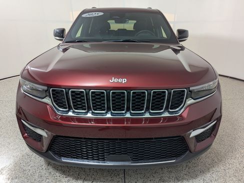 Used 2025 Jeep Grand Cherokee Limited w/ Trailer Tow Package RWD image 2