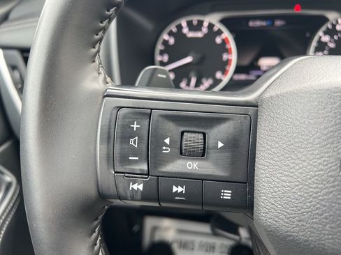 Used 2025 Nissan Rogue SV image 16