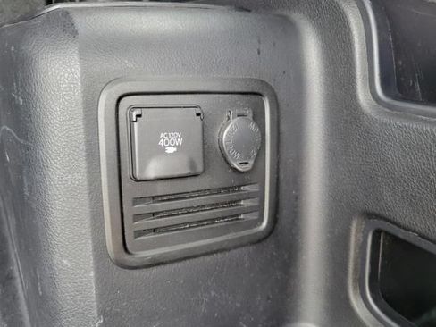 Used 2020 Toyota 4Runner SR5 AWD/4WD image 33