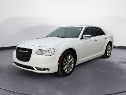 Used 2020 Chrysler 300 Limited image 2
