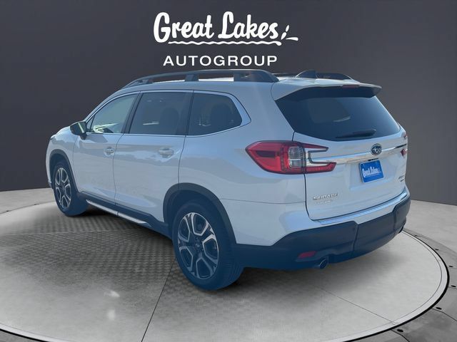 Used 2025 Subaru Ascent Limited AWD/4WD image 3