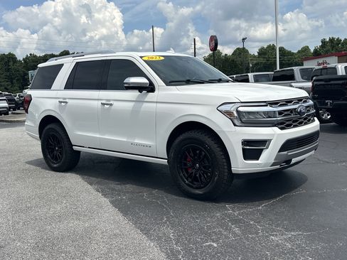 Used 2023 Ford Expedition Platinum AWD/4WD image 2