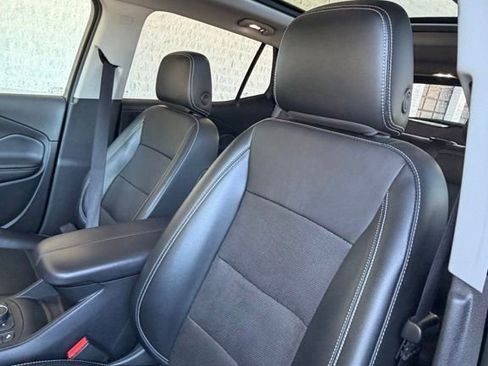 Certified 2023 GMC Terrain SLT w/ Elevation Edition FWD image 2