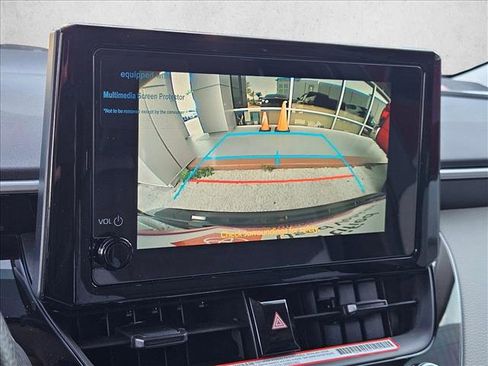 Used 2025 Toyota Corolla LE FWD image 12