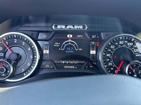 Used 2022 RAM 2500 Laramie w/ Night Edition AWD/4WD image 10