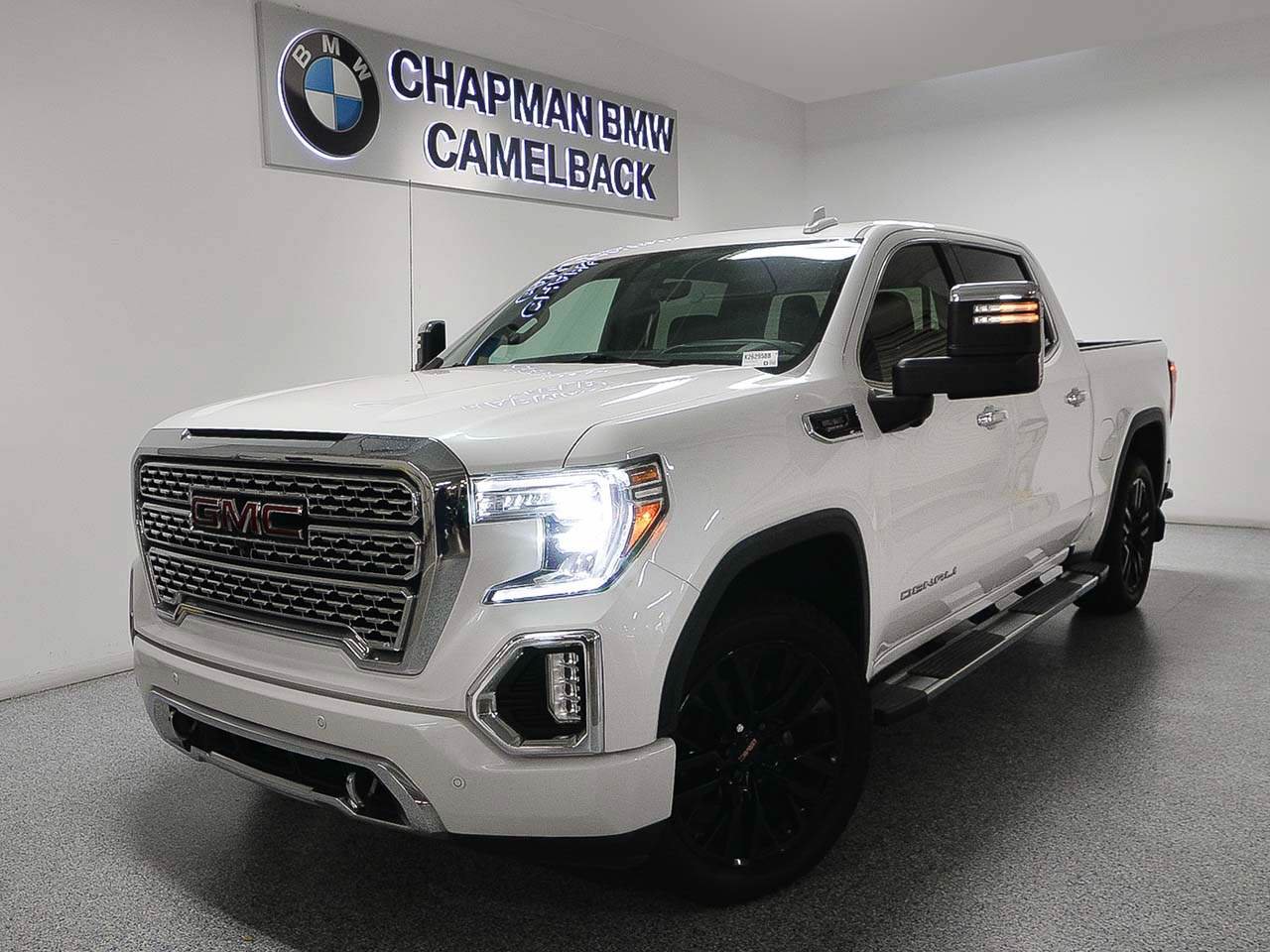 Used 2020 GMC Sierra 1500 Denali w/ Denali Premium Package AWD/4WD image 1