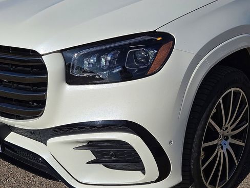 Used 2024 Mercedes-Benz GLS 450 4MATIC w/ Pinnacle Trim Package image 9