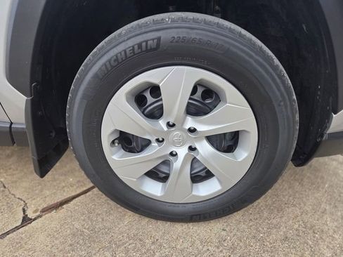 Used 2021 Toyota RAV4 LE w/ Carpet Mat Package (TMS) image 11