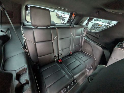 Used 2024 Cadillac Escalade Premium Luxury w/ Performance Package AWD/4WD image 28