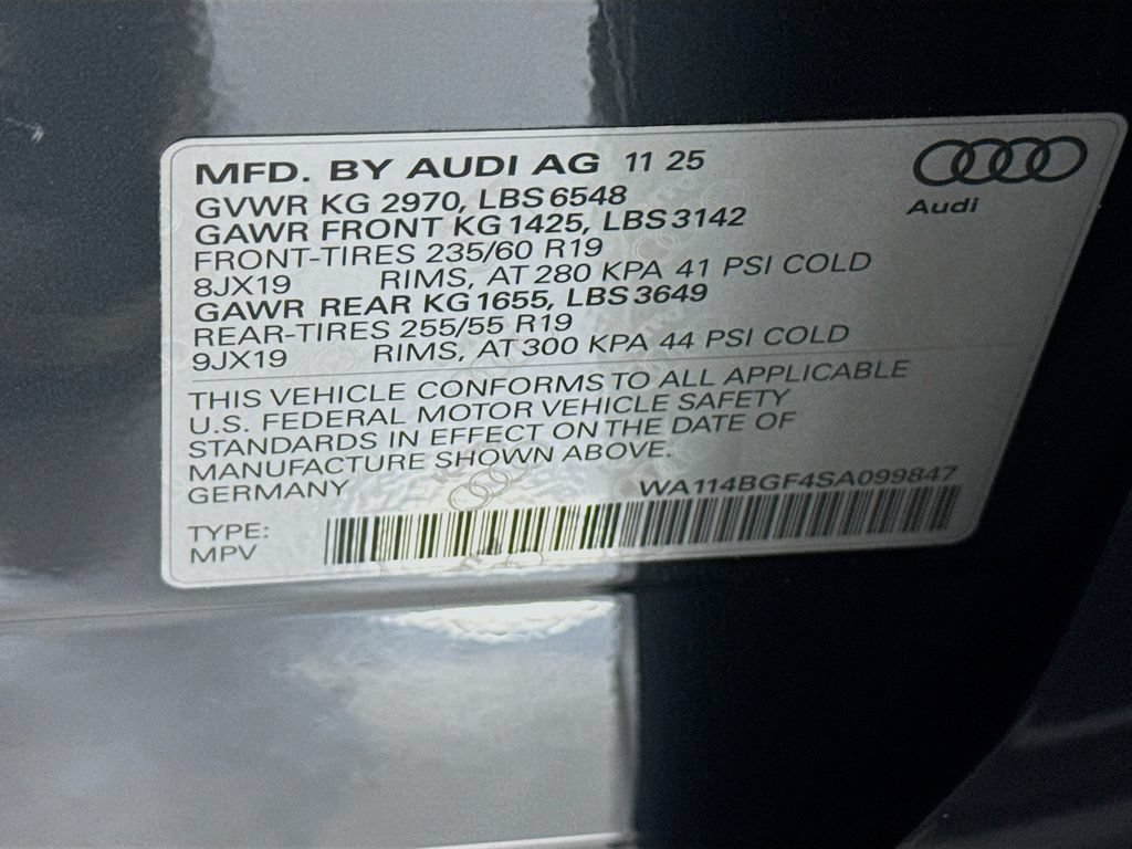 Used 2025 Audi Q6 e-tron Premium AWD/4WD image 35