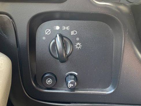 Used 2007 Chevrolet Express 1500 RWD image 15