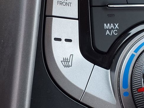 Used 2013 Hyundai Elantra Limited image 9