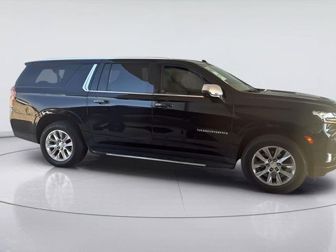 Used 2023 Chevrolet Suburban Premier w/ Premium Package AWD/4WD image 9