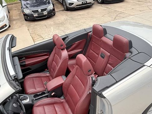 Used 2009 Volkswagen Eos Lux FWD image 34