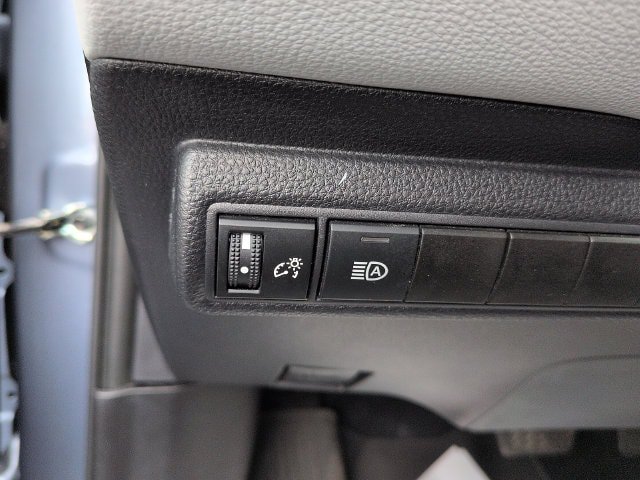 Used 2025 Toyota Corolla SE FWD image 16