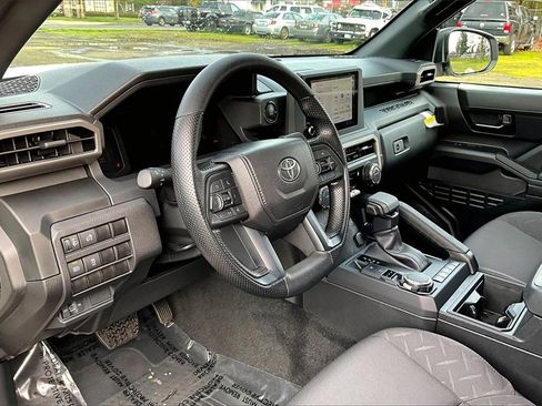 Used 2025 Toyota Tacoma SR image 19