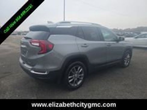 Used 2024 GMC Terrain SLT image 8