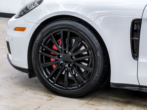 Used 2019 Porsche Panamera 4 image 54