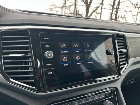 Used 2023 Volkswagen Atlas SE image 9
