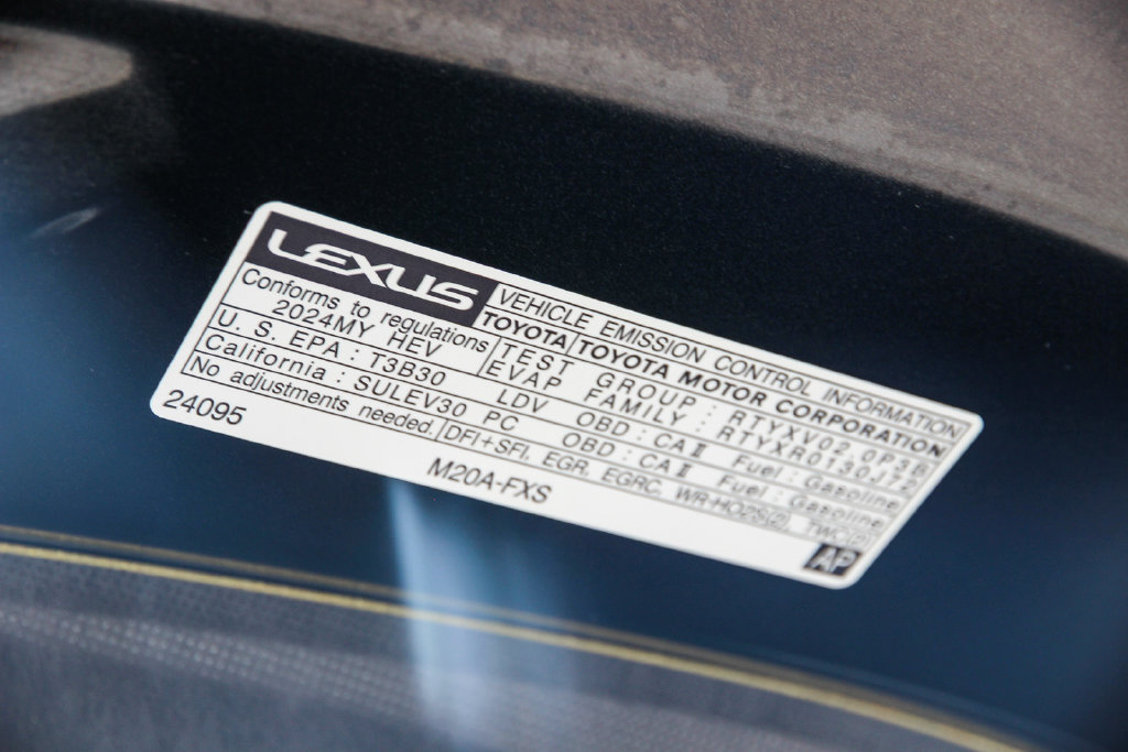 Certified 2024 Lexus UX 250h FWD image 28