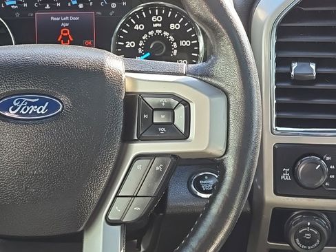Used 2017 Ford F150 Lariat image 19