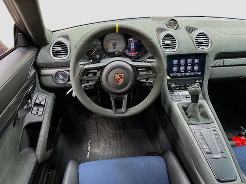 Certified 2025 Porsche 718 Cayman GT4 RS RWD image 22
