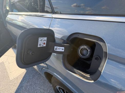 Used 2024 Lincoln Corsair Grand Touring image 38