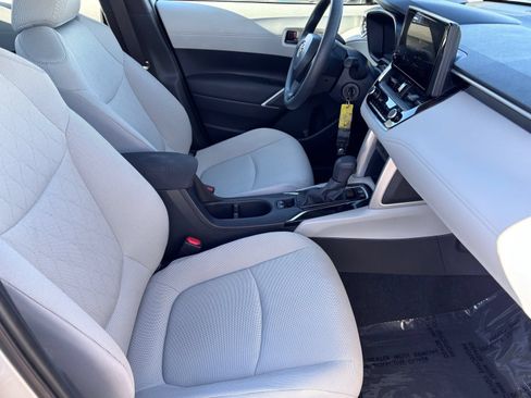 Used 2024 Toyota Corolla Cross L FWD image 14