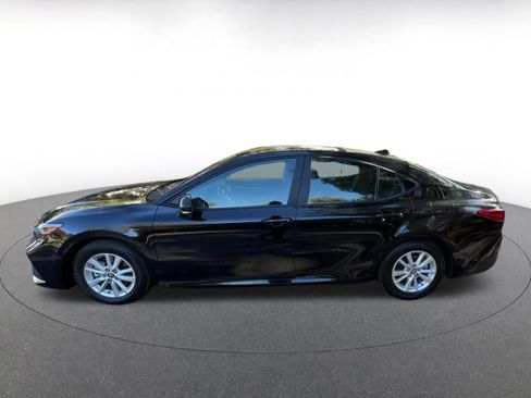 Used 2025 Toyota Camry LE image 9