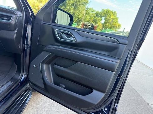 Used 2022 Chevrolet Suburban RST w/ Sport Performance Package AWD/4WD image 16
