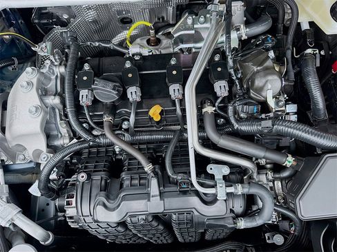 New 2025 Mitsubishi Outlander SE image 33