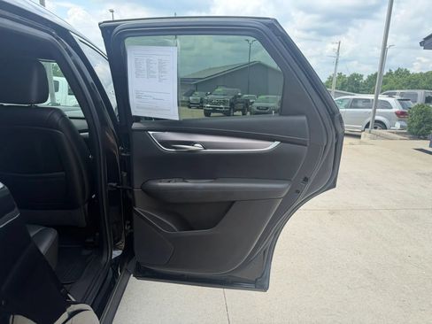 Used 2022 Cadillac XT5 Luxury w/ LPO, ONYX Package FWD image 38