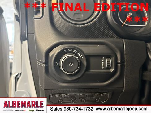 Used 2025 Jeep Wrangler Unlimited Rubicon 392 image 17