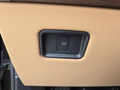 New 2026 Land Rover Range Rover SE image 26