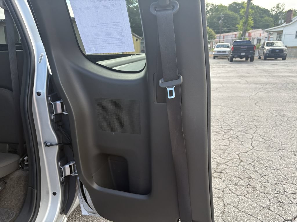 Used 2015 Nissan Frontier PRO-4X AWD/4WD image 13