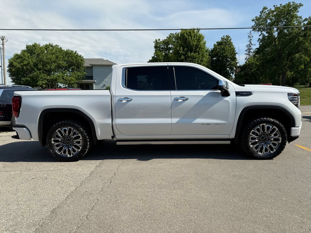 Used 2024 GMC Sierra 1500 Denali Ultimate AWD/4WD image 4
