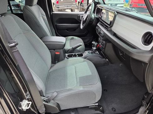 Used 2025 Jeep Wrangler Unlimited Sport AWD/4WD image 15