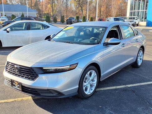 Used 2023 Honda Accord LX image 3