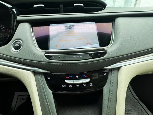 Used 2017 Cadillac XT5 Luxury image 15