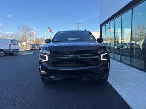 Used 2022 Chevrolet Suburban RST w/ Sport Performance Package image 7