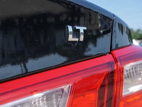 Used 2025 Chevrolet Malibu LT FWD image 7