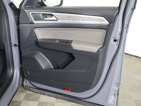 Used 2023 Volkswagen Atlas Cross Sport SE w/ Panoramic Sunroof Package image 25