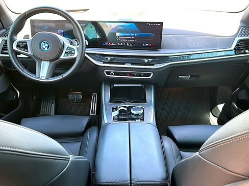 Used 2025 BMW X5 xDrive50e w/ M Sport Package AWD/4WD image 21