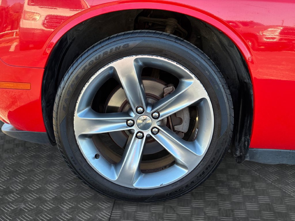 Used 2015 Dodge Challenger SXT w/ Super Sport Group (SS/T) RWD image 21