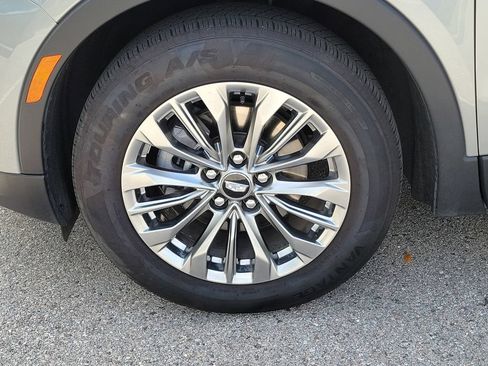Used 2025 Cadillac XT4 Premium Luxury FWD image 11
