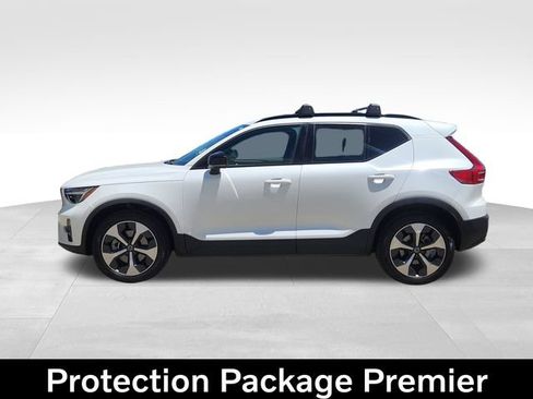 Certified 2023 Volvo XC40 B5 Plus w/ Protection Package Premier AWD/4WD image 6