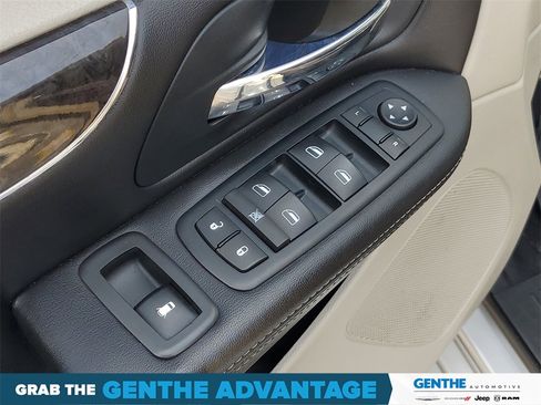 Used 2011 Chrysler Town & Country Touring image 10